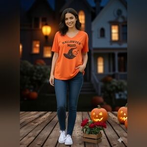 Celebrate Together Halloween Mood T-Shirt Size Large (EUC)